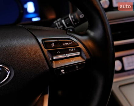 Серый Хендай Kona, объемом двигателя 0 л и пробегом 88 тыс. км за 20300 $, фото 29 на Automoto.ua