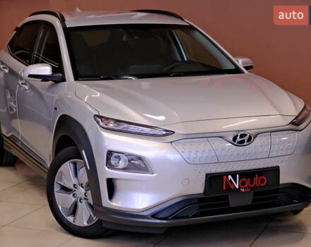 Серый Хендай Kona, объемом двигателя 0 л и пробегом 88 тыс. км за 20300 $, фото 5 на Automoto.ua