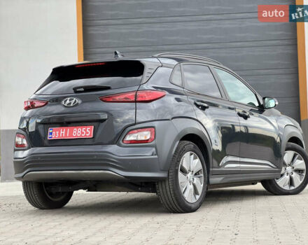Серый Хендай Kona, объемом двигателя 0 л и пробегом 62 тыс. км за 16900 $, фото 13 на Automoto.ua