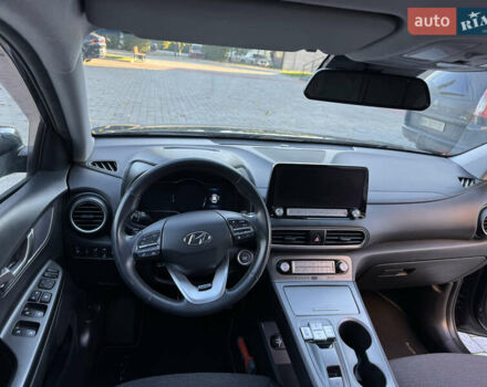 Сірий Хендай Kona, об'ємом двигуна 0 л та пробігом 114 тис. км за 15999 $, фото 28 на Automoto.ua
