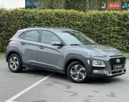 Серый Хендай Kona, объемом двигателя 1.6 л и пробегом 54 тыс. км за 20950 $, фото 2 на Automoto.ua