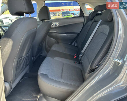 Серый Хендай Kona, объемом двигателя 0 л и пробегом 51 тыс. км за 15800 $, фото 12 на Automoto.ua