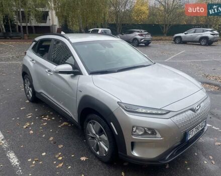 Серый Хендай Kona, объемом двигателя 0 л и пробегом 114 тыс. км за 17100 $, фото 9 на Automoto.ua