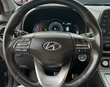 Серый Хендай Kona, объемом двигателя 0 л и пробегом 95 тыс. км за 17000 $, фото 4 на Automoto.ua