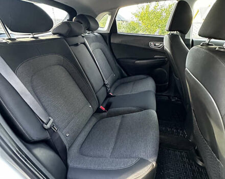 Сірий Хендай Kona, об'ємом двигуна 0 л та пробігом 38 тис. км за 19200 $, фото 10 на Automoto.ua