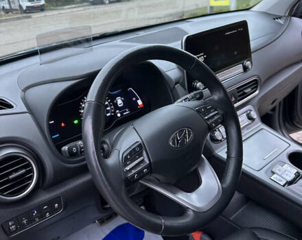 Сірий Хендай Kona, об'ємом двигуна 0 л та пробігом 149 тис. км за 17950 $, фото 45 на Automoto.ua