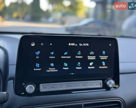 Сірий Хендай Kona, об'ємом двигуна 0 л та пробігом 114 тис. км за 15999 $, фото 57 на Automoto.ua