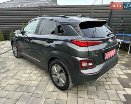 Серый Хендай Kona, объемом двигателя 0 л и пробегом 117 тыс. км за 17500 $, фото 3 на Automoto.ua