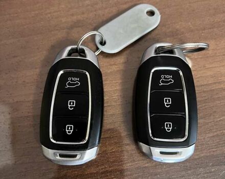 Серый Хендай Kona, объемом двигателя 0 л и пробегом 31 тыс. км за 20000 $, фото 22 на Automoto.ua