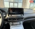 Серый Хендай Kona, объемом двигателя 0 л и пробегом 93 тыс. км за 17970 $, фото 56 на Automoto.ua