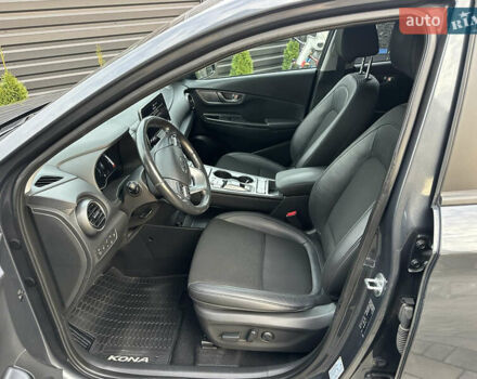 Серый Хендай Kona, объемом двигателя 0 л и пробегом 117 тыс. км за 17500 $, фото 12 на Automoto.ua