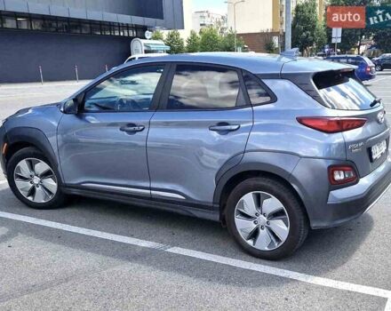 Серый Хендай Kona, объемом двигателя 0 л и пробегом 79 тыс. км за 18900 $, фото 8 на Automoto.ua