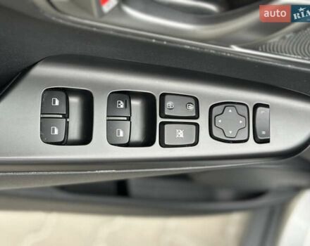 Серый Хендай Kona, объемом двигателя 0 л и пробегом 62 тыс. км за 18900 $, фото 36 на Automoto.ua