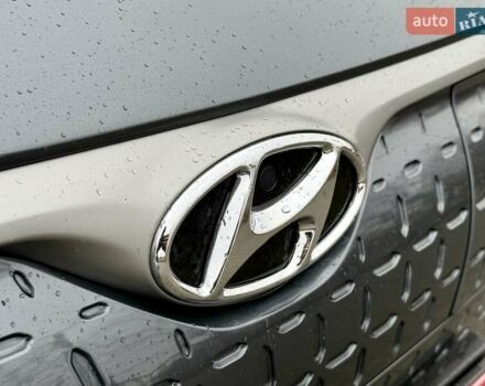 Серый Хендай Kona, объемом двигателя 0 л и пробегом 74 тыс. км за 15250 $, фото 24 на Automoto.ua