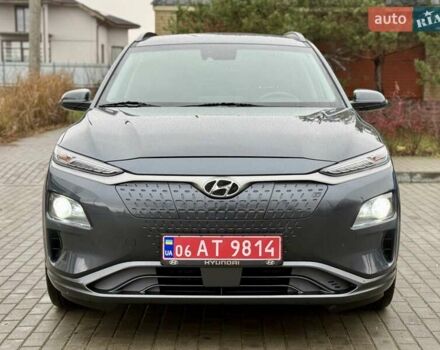 Серый Хендай Kona, объемом двигателя 0 л и пробегом 74 тыс. км за 15250 $, фото 5 на Automoto.ua