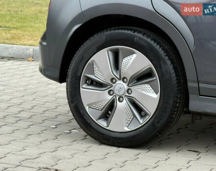 Сірий Хендай Kona, об'ємом двигуна 0 л та пробігом 78 тис. км за 18600 $, фото 13 на Automoto.ua