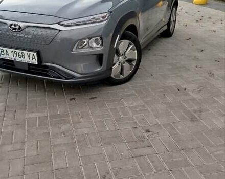 Серый Хендай Kona, объемом двигателя 0 л и пробегом 67 тыс. км за 16100 $, фото 5 на Automoto.ua