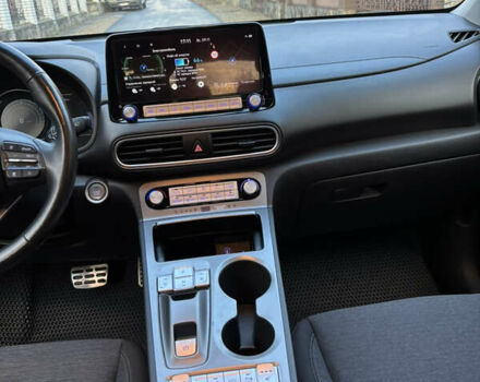 Серый Хендай Kona, объемом двигателя 0 л и пробегом 23 тыс. км за 16900 $, фото 6 на Automoto.ua