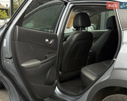 Сірий Хендай Kona, об'ємом двигуна 0 л та пробігом 61 тис. км за 17700 $, фото 44 на Automoto.ua