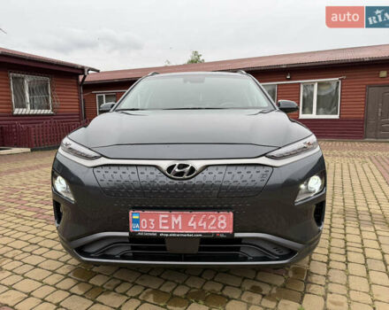 Серый Хендай Kona, объемом двигателя 0 л и пробегом 60 тыс. км за 15555 $, фото 2 на Automoto.ua