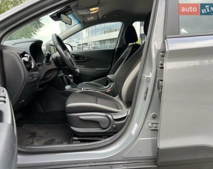 Серый Хендай Kona, объемом двигателя 1.6 л и пробегом 54 тыс. км за 20950 $, фото 29 на Automoto.ua