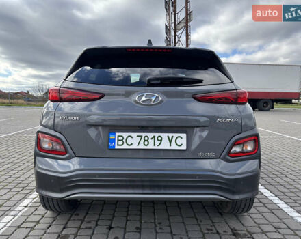 Серый Хендай Kona, объемом двигателя 0 л и пробегом 51 тыс. км за 15800 $, фото 6 на Automoto.ua