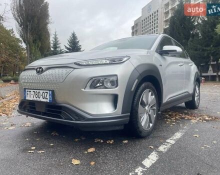 Серый Хендай Kona, объемом двигателя 0 л и пробегом 114 тыс. км за 17100 $, фото 10 на Automoto.ua