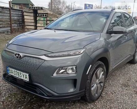 Сірий Хендай Kona, об'ємом двигуна 0 л та пробігом 63 тис. км за 18500 $, фото 4 на Automoto.ua