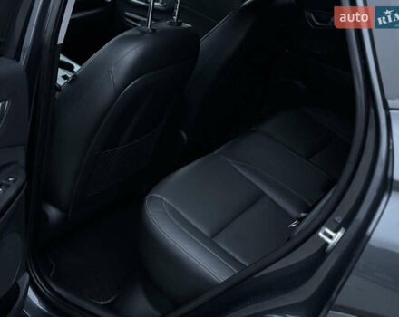 Серый Хендай Kona, объемом двигателя 0 л и пробегом 98 тыс. км за 18300 $, фото 18 на Automoto.ua