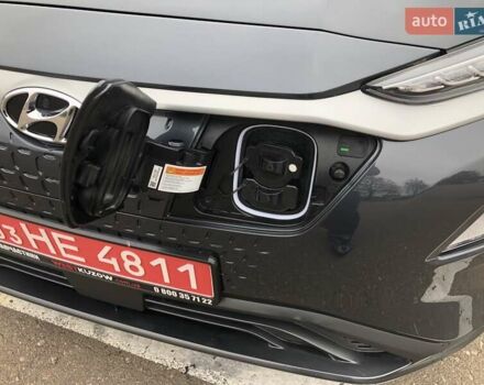 Сірий Хендай Kona, об'ємом двигуна 0 л та пробігом 70 тис. км за 17950 $, фото 12 на Automoto.ua