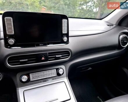 Сірий Хендай Kona, об'ємом двигуна 0 л та пробігом 128 тис. км за 16900 $, фото 59 на Automoto.ua