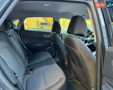 Сірий Хендай Kona, об'ємом двигуна 0 л та пробігом 114 тис. км за 15999 $, фото 33 на Automoto.ua