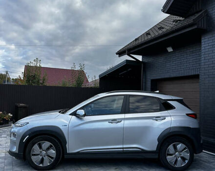 Серый Хендай Kona, объемом двигателя 0 л и пробегом 38 тыс. км за 19500 $, фото 8 на Automoto.ua