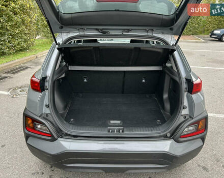 Серый Хендай Kona, объемом двигателя 1.6 л и пробегом 54 тыс. км за 20950 $, фото 43 на Automoto.ua