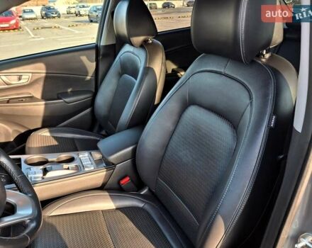 Серый Хендай Kona, объемом двигателя 0 л и пробегом 116 тыс. км за 18600 $, фото 18 на Automoto.ua