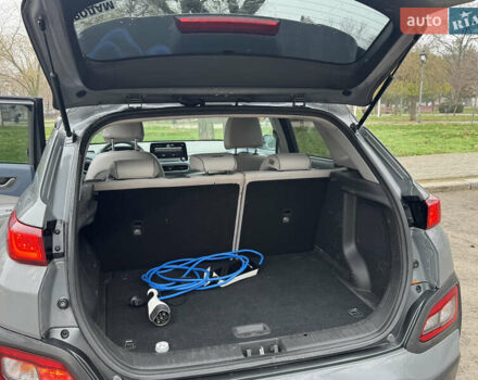 Серый Хендай Kona, объемом двигателя 0 л и пробегом 136 тыс. км за 19300 $, фото 11 на Automoto.ua