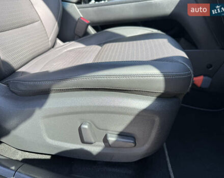 Серый Хендай Kona, объемом двигателя 0 л и пробегом 71 тыс. км за 16999 $, фото 29 на Automoto.ua