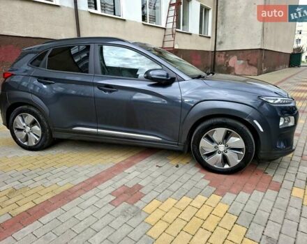 Сірий Хендай Kona, об'ємом двигуна 0 л та пробігом 128 тис. км за 16900 $, фото 2 на Automoto.ua