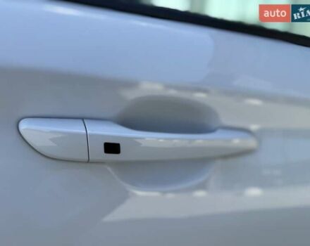 Серый Хендай Kona, объемом двигателя 0 л и пробегом 93 тыс. км за 17970 $, фото 31 на Automoto.ua