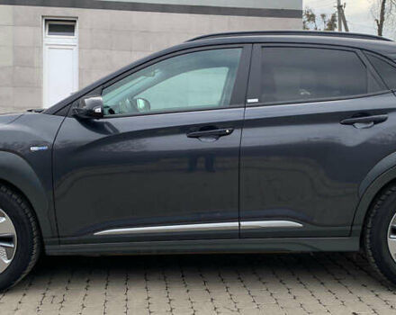 Серый Хендай Kona, объемом двигателя 0 л и пробегом 107 тыс. км за 18900 $, фото 4 на Automoto.ua