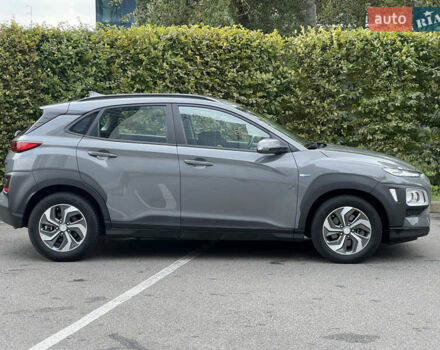 Серый Хендай Kona, объемом двигателя 1.6 л и пробегом 54 тыс. км за 20950 $, фото 22 на Automoto.ua