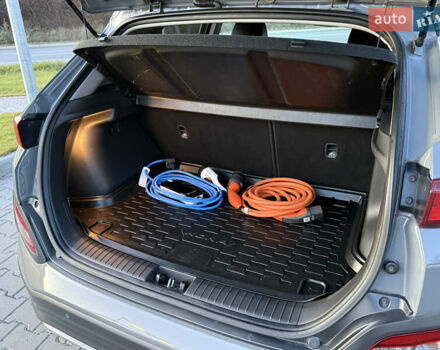 Сірий Хендай Kona, об'ємом двигуна 0 л та пробігом 63 тис. км за 18600 $, фото 20 на Automoto.ua