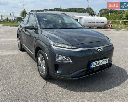 Серый Хендай Kona, объемом двигателя 0 л и пробегом 49 тыс. км за 15199 $, фото 5 на Automoto.ua