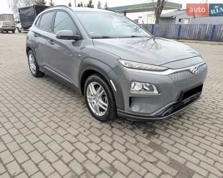 Сірий Хендай Kona, об'ємом двигуна 0 л та пробігом 55 тис. км за 14999 $, фото 2 на Automoto.ua
