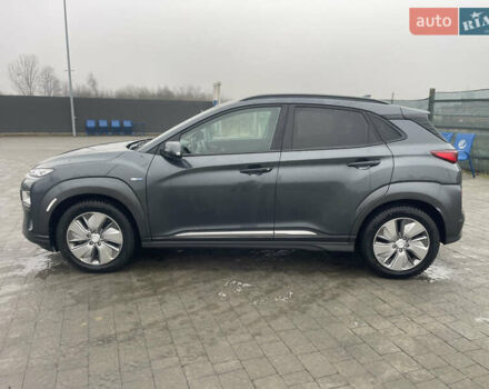 Сірий Хендай Kona, об'ємом двигуна 0 л та пробігом 132 тис. км за 15500 $, фото 3 на Automoto.ua