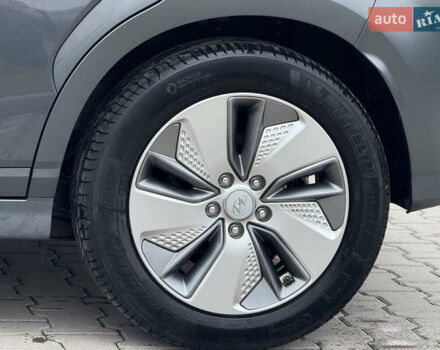 Сірий Хендай Kona, об'ємом двигуна 0 л та пробігом 78 тис. км за 18600 $, фото 14 на Automoto.ua