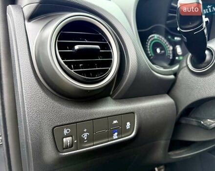 Серый Хендай Kona, объемом двигателя 0 л и пробегом 74 тыс. км за 15250 $, фото 49 на Automoto.ua