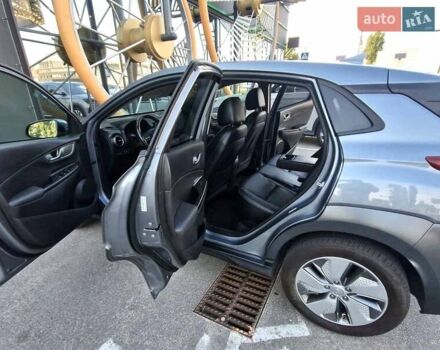Серый Хендай Kona, объемом двигателя 0 л и пробегом 79 тыс. км за 18900 $, фото 18 на Automoto.ua