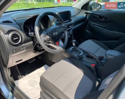 Серый Хендай Kona, объемом двигателя 2 л и пробегом 104 тыс. км за 15200 $, фото 6 на Automoto.ua