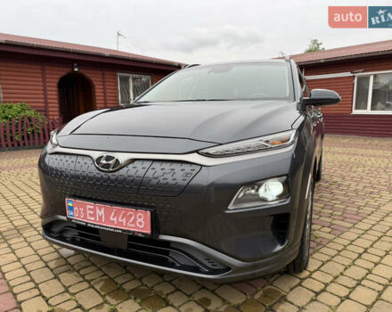Серый Хендай Kona, объемом двигателя 0 л и пробегом 60 тыс. км за 15555 $, фото 1 на Automoto.ua